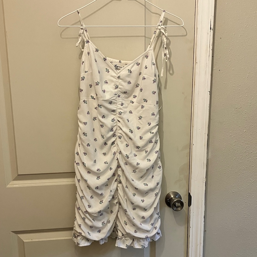 Hollister White Floral Ruched Dress